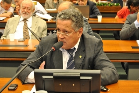 Deputado Dr. Paulo César (PR/RJ), participou do debate.