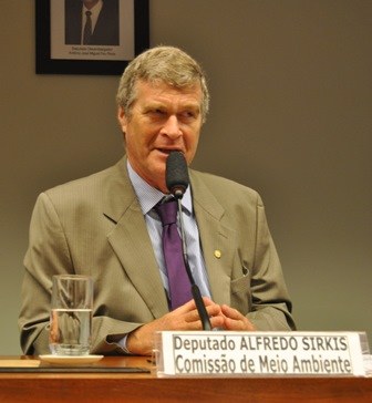 O Deputado Alfredo Sirkis, coordenou o debate.