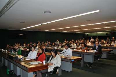 Estudantes e especialistas participam do curso de legislação ambiental realizado pela Comissão de Meio Ambiente.