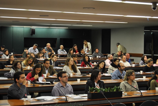 Com plenário lotado, o Curso de Legislação Ambiental encerra as comemorações do Dia Mundial do Meio Ambiente.