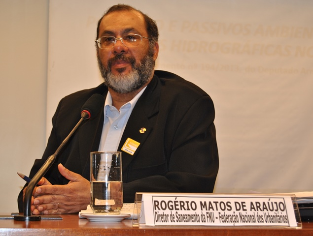 Rogério Matos de Araújo, Diretor de Saneamento da FNU - Federação Nacional dos Urbanitários.