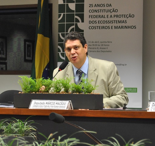 O Deputado Márcio Macedo (PT/SE), Coordenador do Grupo de Trabalho “Mar” da Frente Parlamentar Ambientalista também participou da abertura do Seminário