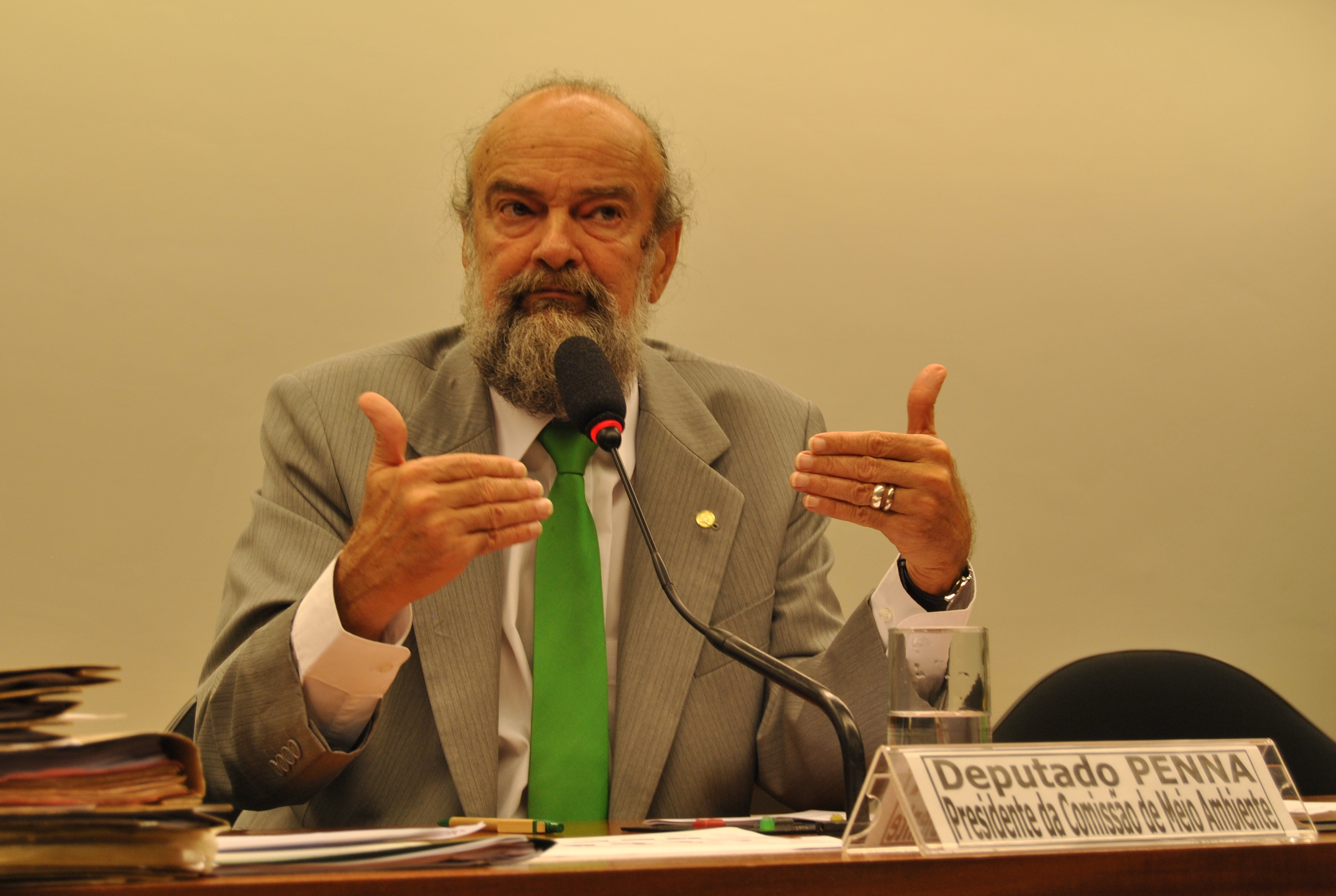 Comissão de Meio Ambiente discute liberação de transgênicos resistentes a agrotóxico