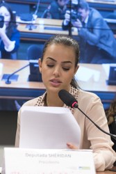 CMulher aprova projeto de lei que amplia os direitos à educação de adolescentes e mulheres grávidas