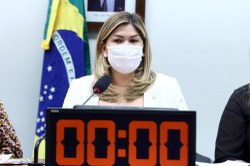 Comissão aprova projeto que permite que agressores sejam presos em flagrante após serem filmados