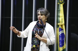 Direitos da Mulher debate gravidez na adolescência