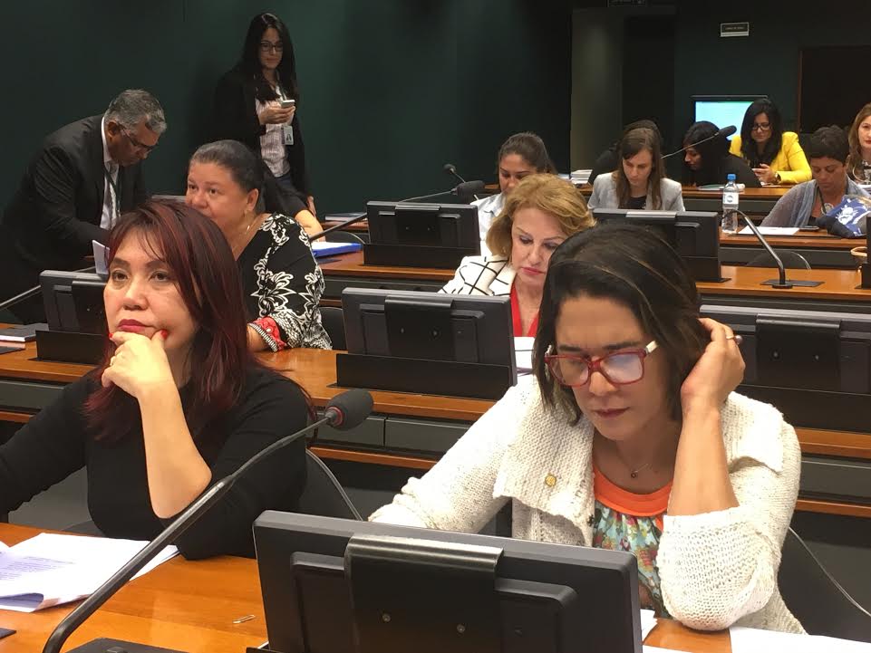 Reunião deliberativa da CMulher discutirá saúde feminina, trabalho e combate à violência 