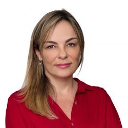 Conheça Ana Cristina Ferro Blasi, candidata  indicada ao prêmio "Diploma Mulher Cidadã Carlota Pereira de Queirós" -  edição 2018.
