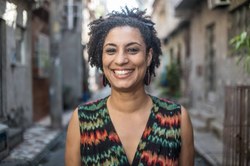 Conheça Marielle Franco, candidata  indicada ao prêmio "Diploma Mulher Cidadã Carlota Pereira de Queirós" -  edição 2018.