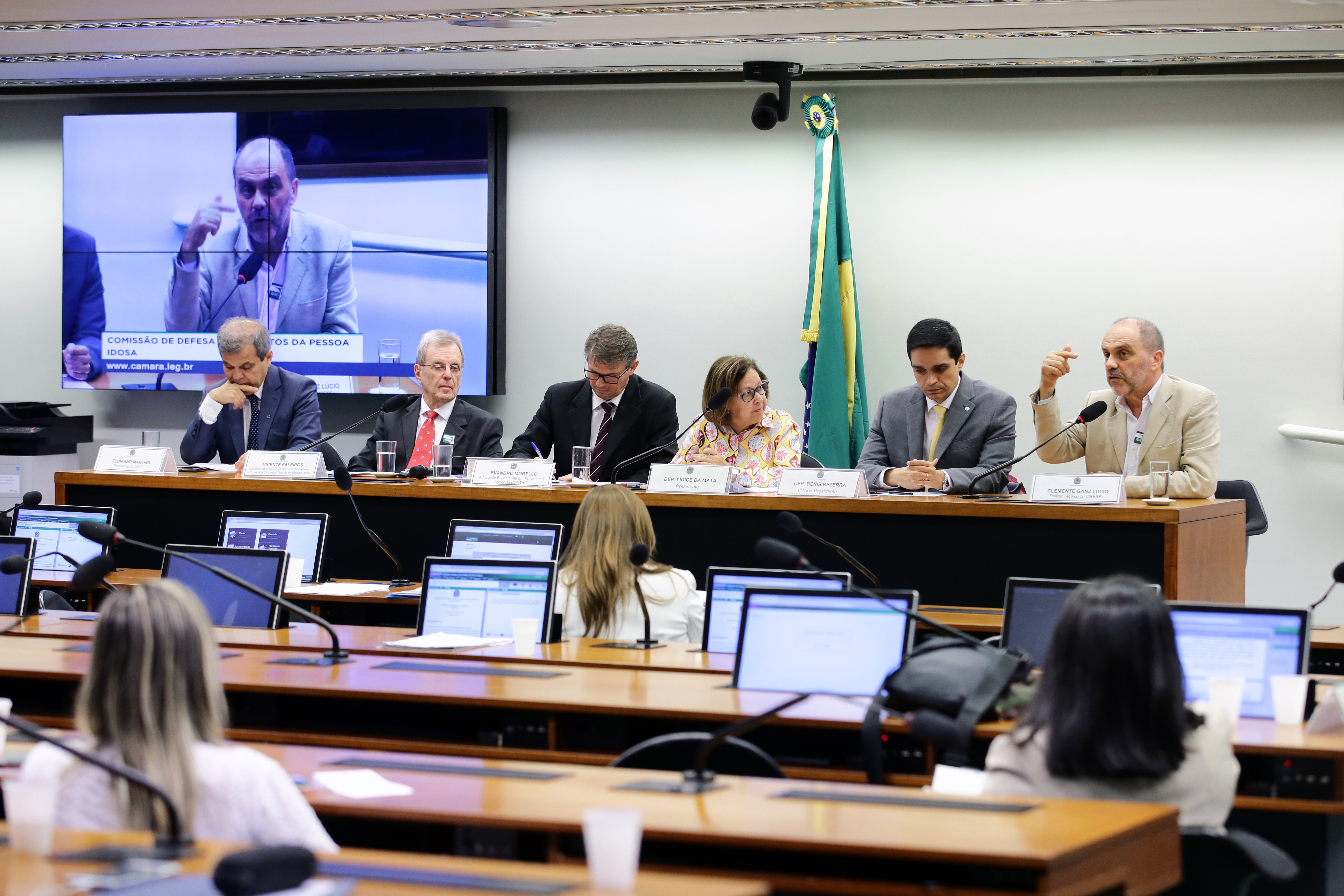 Debatedores criticam falta de diagnóstico do governo para reforma da Previdência