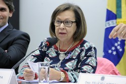 Deputados querem propor medidas para reduzir endividamento entre idosos