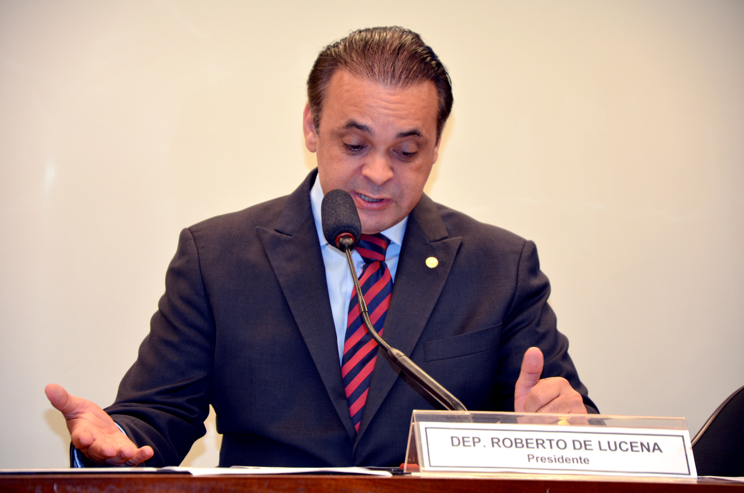 Roberto de Lucena quer aproveitar experiências internacionais para aprimorar a legislação nacional em prol da pessoa idosa