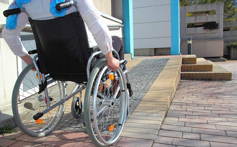 Acessibilidade em obras públicas no Brasil é tema de debate na Comissão