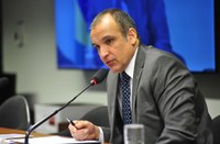 Comissão aprova atendimento prioritário a pessoa com doença grave