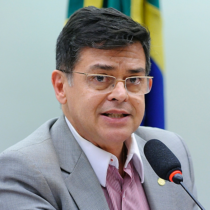 Comissão regulamenta profissão de atendente de pessoa com deficiência