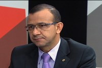 Projeto de Carlos Gomes assegura tradutor de Libras nos órgãos da administração pública