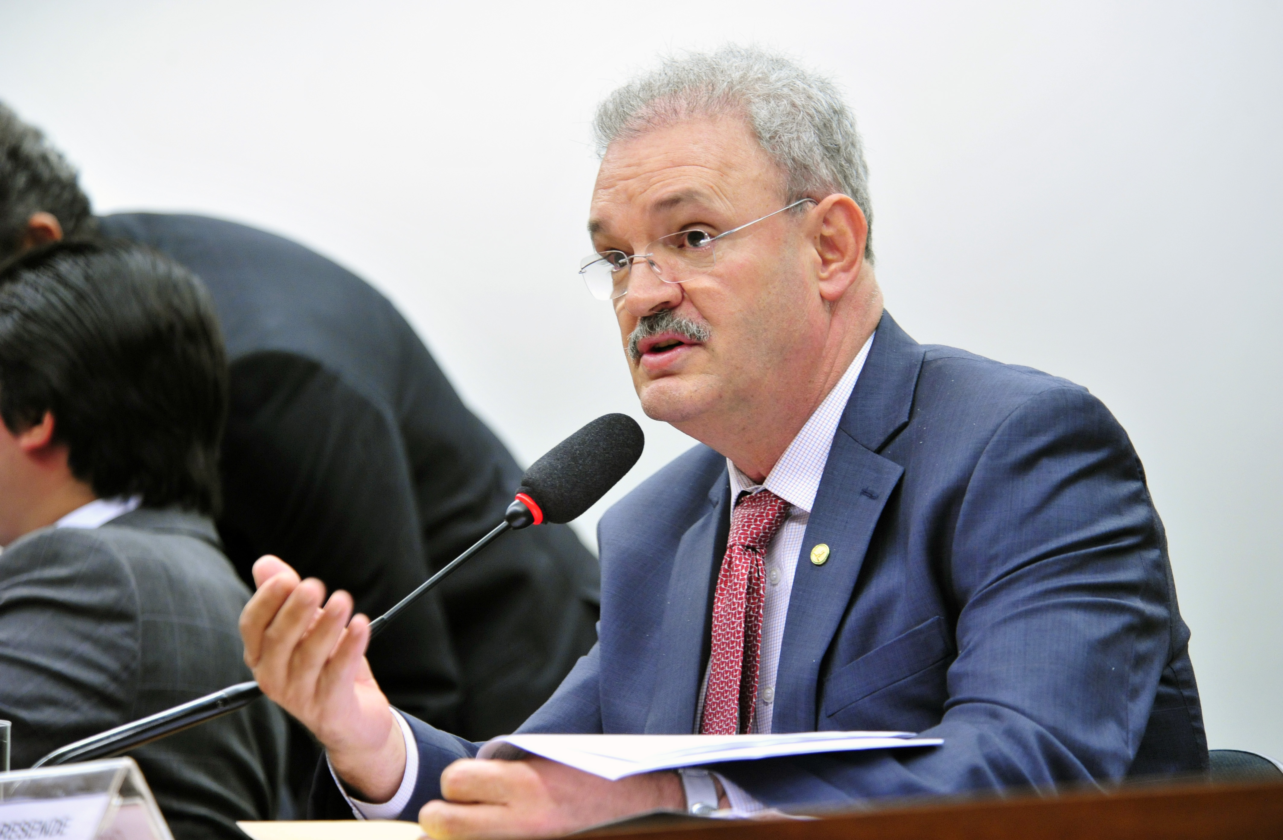 Seguridade aprova proposta que estende a pacientes renais crônicos os mesmos direitos de deficientes