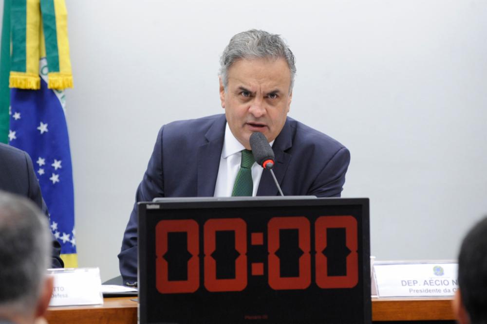 Aécio Neves agradece empenho europeu em benefício dos estudantes brasileiros