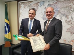 Aécio Neves reconhece papel estratégico do Marrocos na integração África - Europa