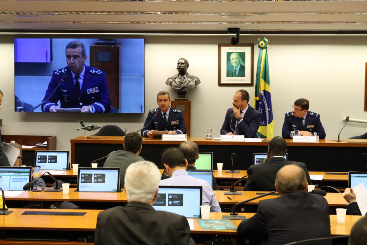 Aeronáutica apresenta Projetos Estratégicos aos membros da CREDN 