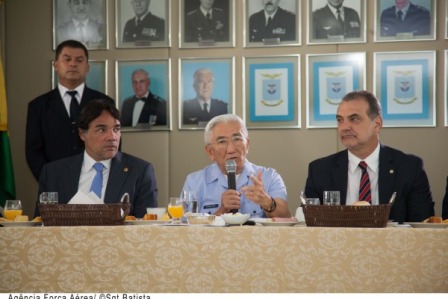 Aeronáutica discute orçamento com parlamentares