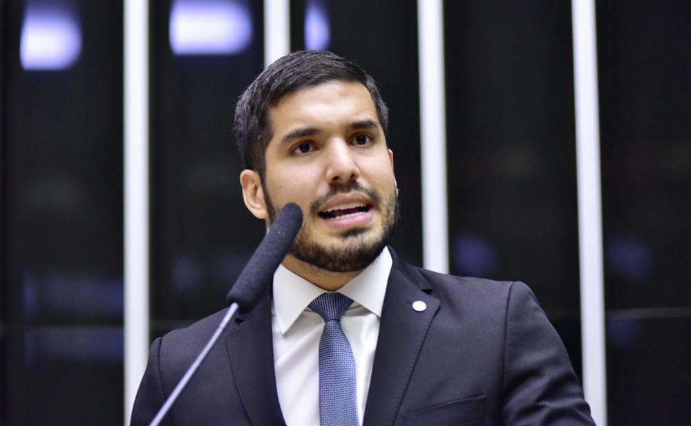 André Fernandes quer auditoria do TCU sobre viagens ao exterior