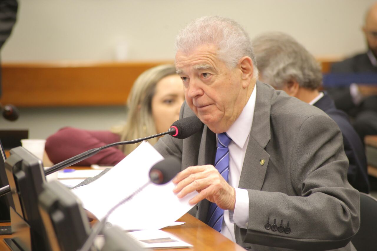 Aprovado acordo de isenção de vistos entre Brasil e Emirados Árabes