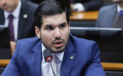 Aprovados requerimentos de informação sobre pouso de aeronave russa no Brasil