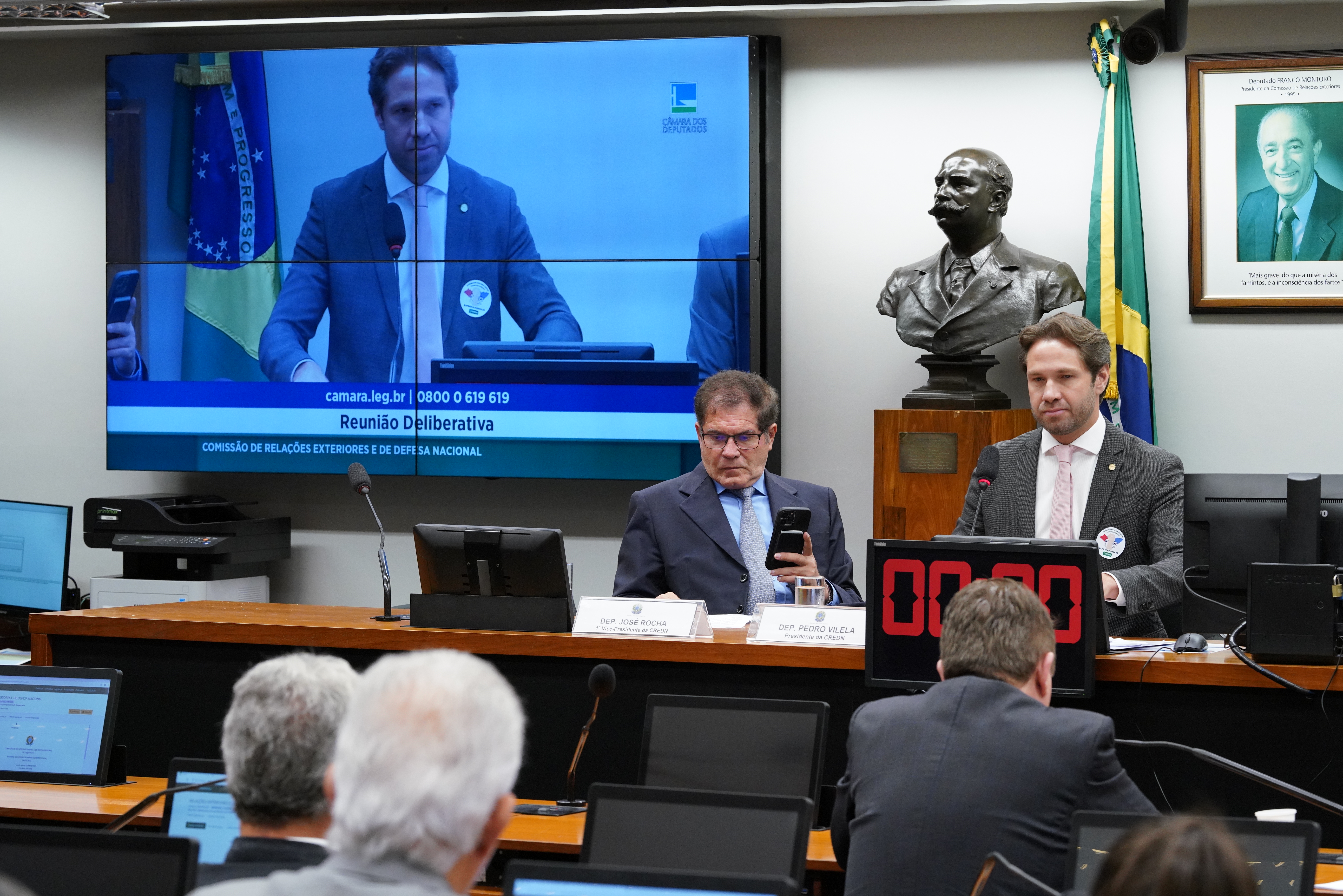 Aprovados Requerimentos para debater o papel das Forças Armadas, a guerra no Leste Europeu e o Programa Conecta Amazônia