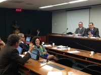 Câmara vai discutir diplomas e a contratação de médicos estrangeiros