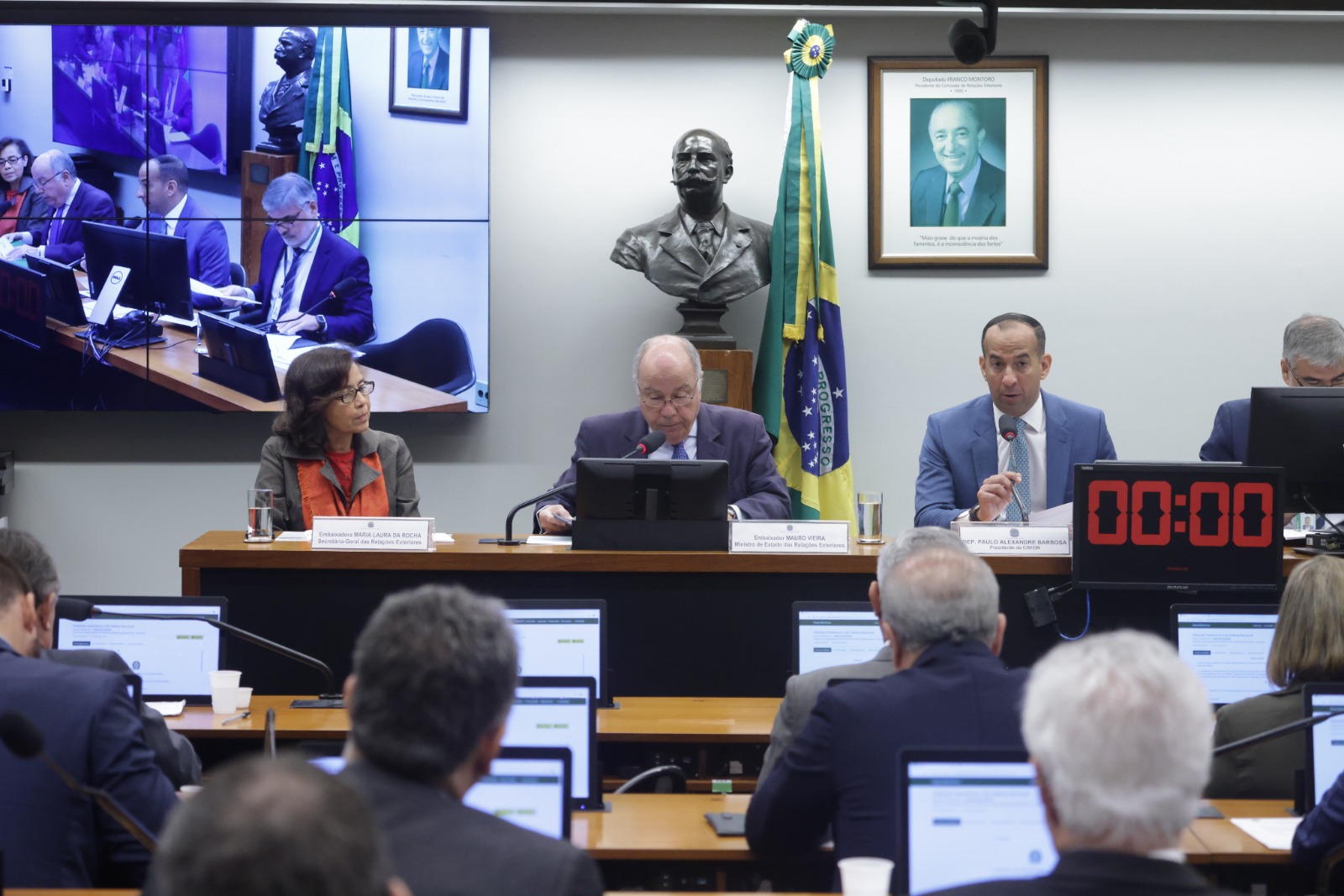 Chanceler faz balanço da Política Externa Brasileira na CREDN