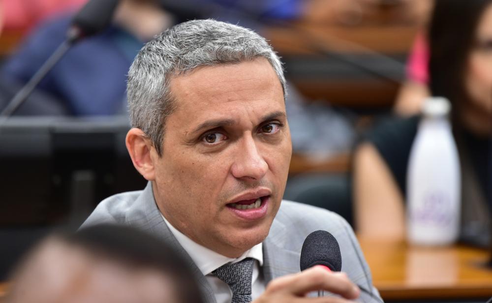 CREDN aprova convocação do ministro de Minas e Energia