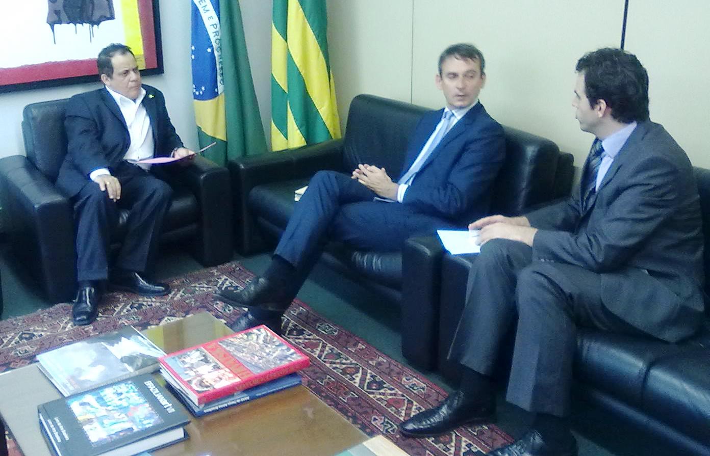 Deputado Leréia debate a inclusão de novas tecnologias na defesa nacional brasileira 