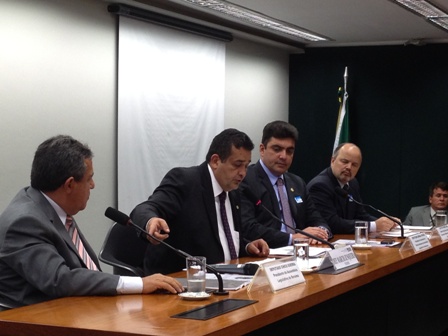 Deputados cobram solução para assaltos a brasileiros na Venezuela