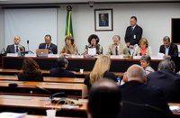 Deputados discutem processo de revalidação de diplomas estrangeiros no Brasil