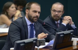 Eduardo Bolsonaro propõe audiências públicas e dois seminários