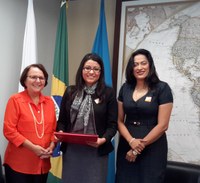 El Salvador busca parcerias com o Brasil