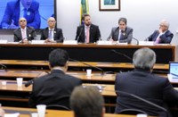 Especialistas defendem maior inserção do Brasil no comércio internacional 