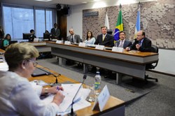 Grupo Parlamentar Brasil – Argentina defende impulso da hidrovia Paraná - Paraguai 