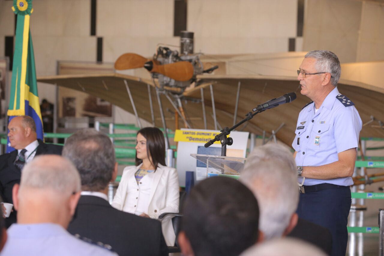 Inaugurada a exposição intitulada “Força Aérea Brasileira: de Santos Dumont à Dimensão 22” na Câmara dos Deputados