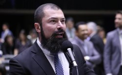 Itamaraty terá de explicar recusa em vender ambulâncias blindadas à Ucrânia 