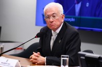 Jô Moraes e Mangabeira Unger conversam sobre inteligência e defesa
