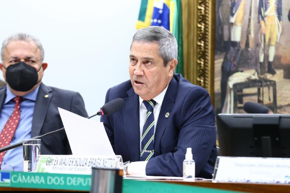 Ministro da Defesa garante respeito das Forças Armadas à Constituição