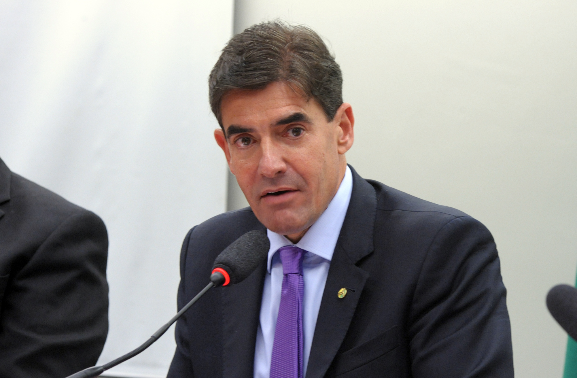 Ministro da Defesa terá de explicar contrato do Gripen na CREDN