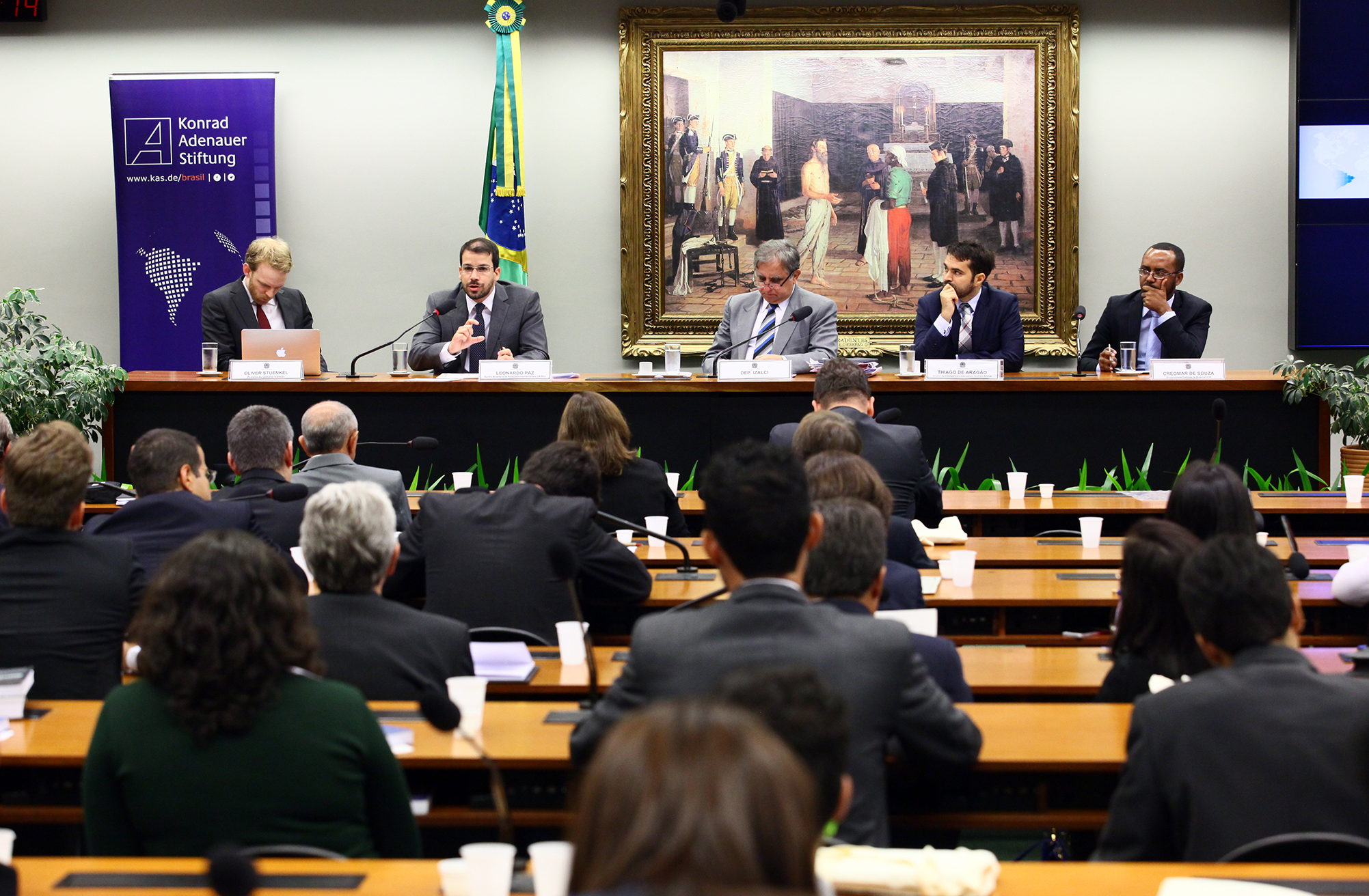 O presente e o futuro das nossas políticas Externa, de Defesa e de Inteligência foram temas de Seminário na CREDN