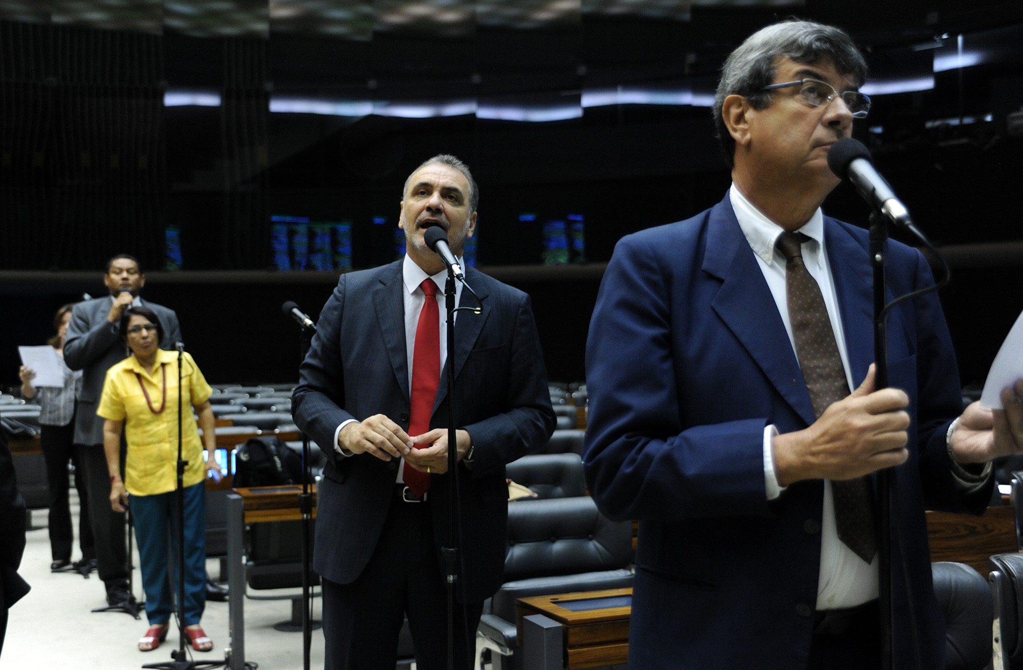 Pellegrino comemora aprovação de acordo com a França