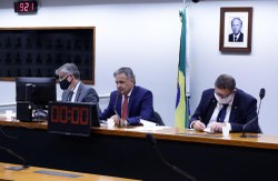 Presidente da CREDN elogia chanceler e reitera apelo por vacinas