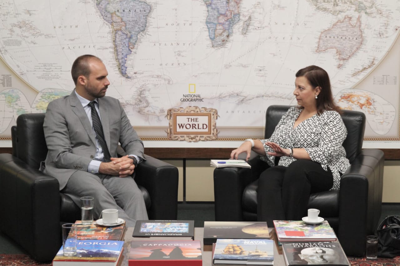 Presidente da CREDN reúne-se com a embaixadora María Teresa Belandria