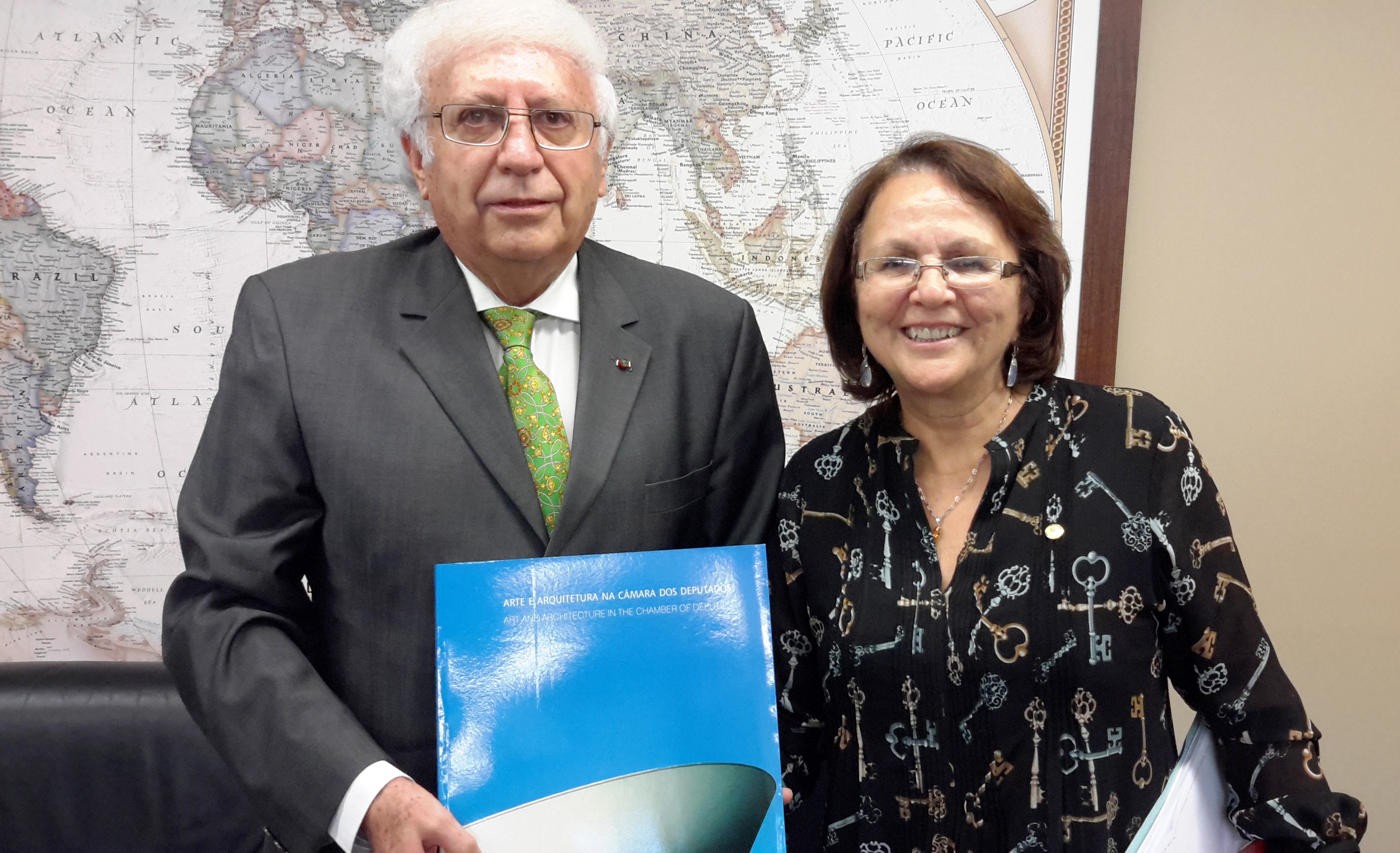 Relações comerciais e políticas são pauta do encontro com embaixador do Equador