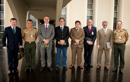 Visita do Deputado Nelson Pellegrino, ao Exmo. Sr. Enzo Enzo Martins Peri, Comandante do Exército Brasileiro, que apresentou os  Projetos Estratégicos do Exército Brasileiro